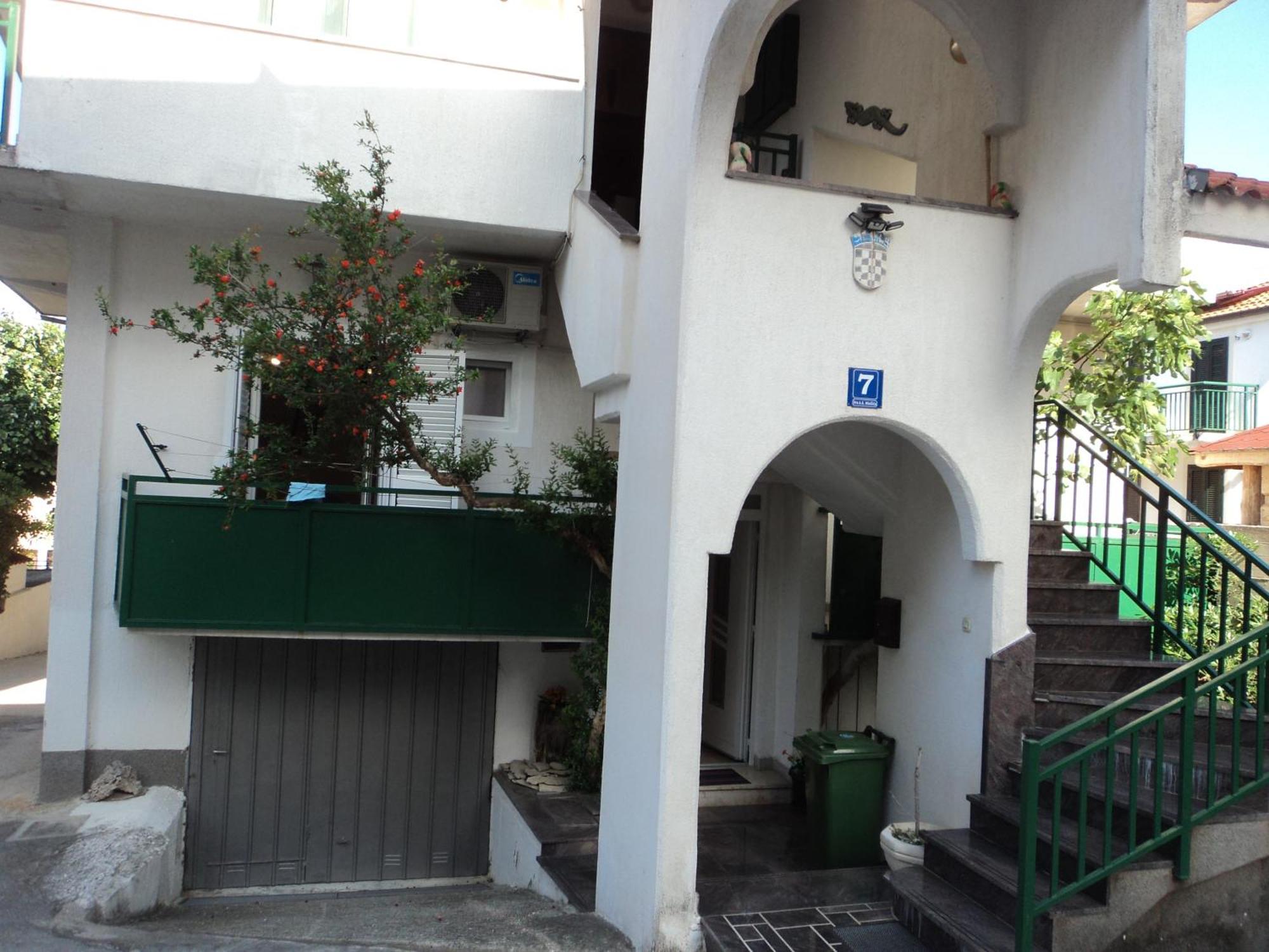 Rooms Tia Baška Voda Exterior foto